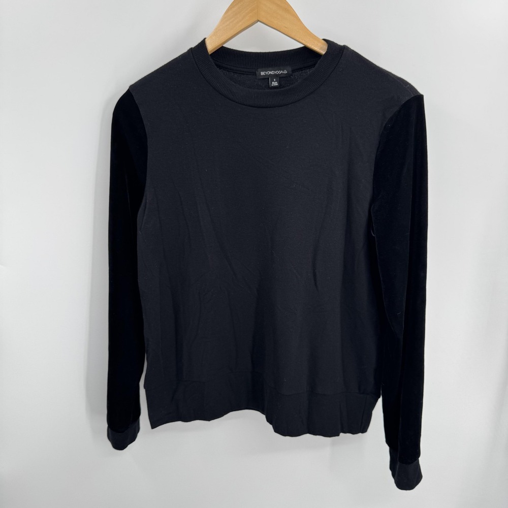 Beyond Yoga Cozy Fleece Sweater Womens‎ S Black Velvet Sleeves Pullover Active